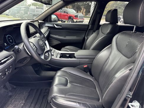 Used 2023 Hyundai Palisade Calligraphy image 9