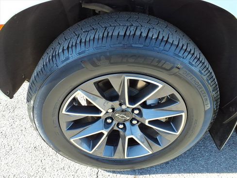 Used 2022 Chevrolet Suburban Z71 w/ Luxury Package image 11