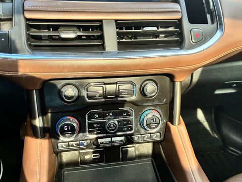 Used 2023 Chevrolet Suburban High Country image 39