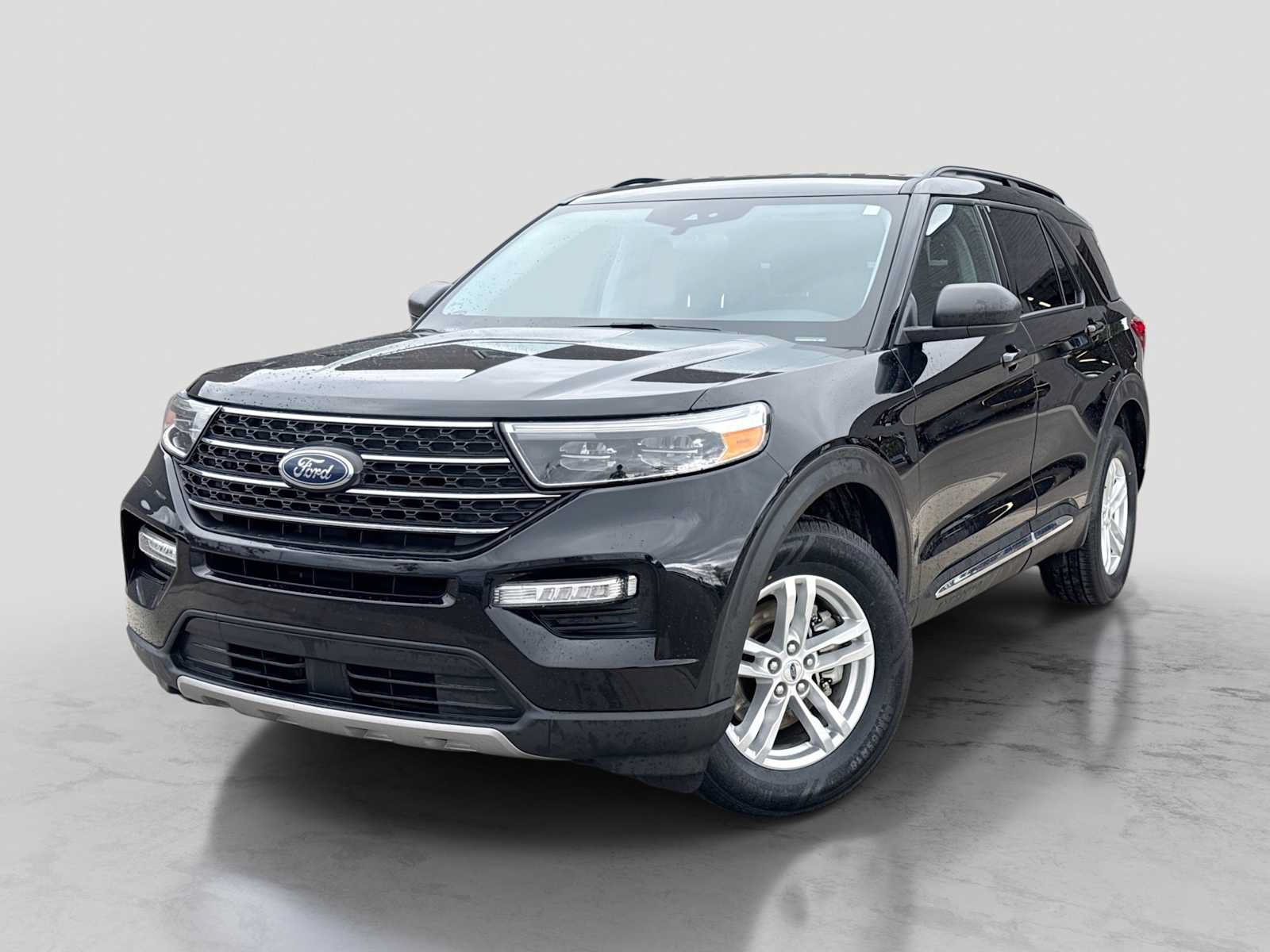 Used 2023 Ford Explorer XLT w/ Equipment Group 202A AWD/4WD image 1