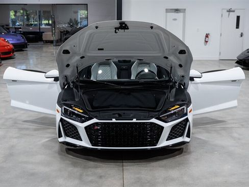 Used 2021 Audi R8 V10 RWD image 38