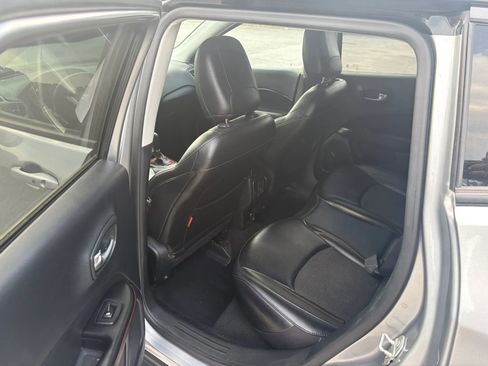 Used 2020 Jeep Compass Trailhawk AWD/4WD image 7