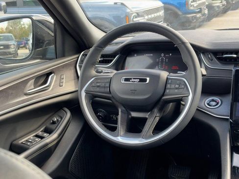 Used 2024 Jeep Grand Cherokee L Limited w/ Luxury Tech Group II image 13