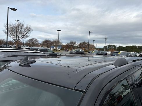 Used 2024 Ford Expedition Limited image 2