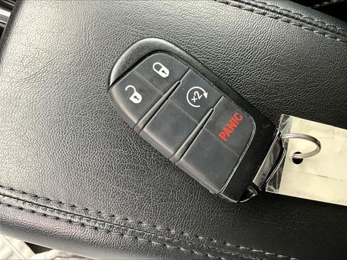 Used 2023 Jeep Compass Latitude AWD/4WD image 35