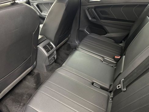 Used 2023 Volkswagen Tiguan SE FWD image 11