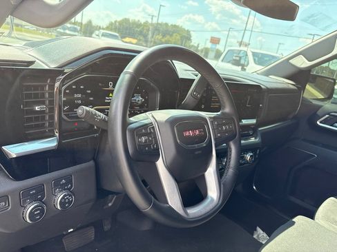 Used 2023 GMC Sierra 1500 Elevation AWD/4WD image 4