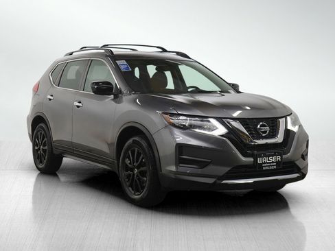 Used 2017 Nissan Rogue SV w/ Midnight Edition Package image 7