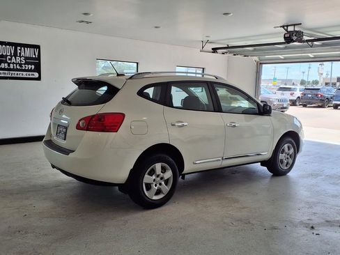 Used 2014 Nissan Rogue S w/ Convenience Package FWD image 3