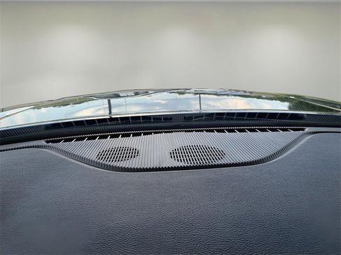 New 2025 Jeep Grand Cherokee Limited w/ Black Appearance Package image 43