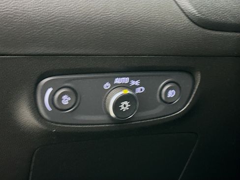 Used 2022 Buick Encore GX Select image 16