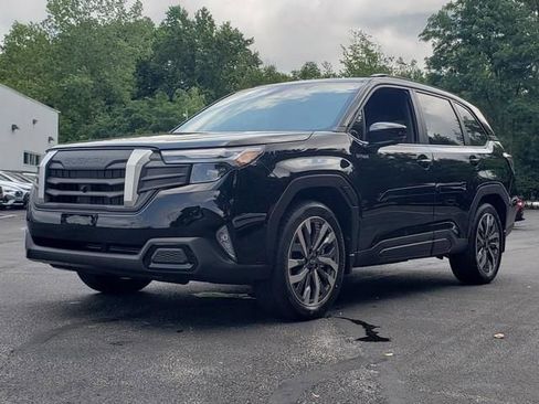 Used 2025 Subaru Forester Touring w/ Touring Package image 8