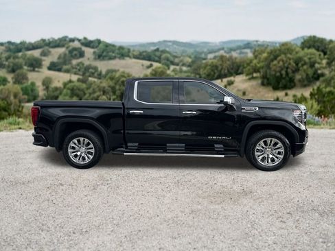 Used 2025 GMC Sierra 1500 Denali w/ Technology Package AWD/4WD image 11
