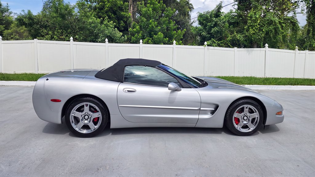 Used 1999 Chevrolet Corvette Convertible w/ Memory Pkg RWD image 17