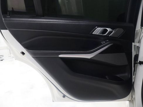 Used 2019 BMW X7 xDrive50i w/ M Sport Package AWD/4WD image 14