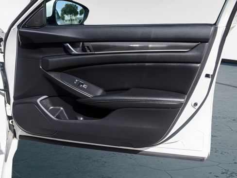 Used 2019 Honda Accord Sport image 30