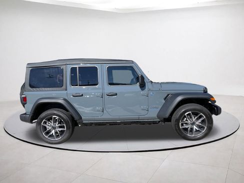 Used 2025 Jeep Wrangler Sport S w/ Convenience Group image 6