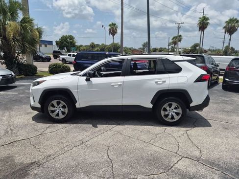 Used 2019 Toyota RAV4 LE FWD image 8