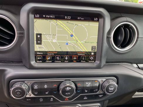 Used 2022 Jeep Wrangler Unlimited Sahara w/ Cold Weather Group AWD/4WD image 13