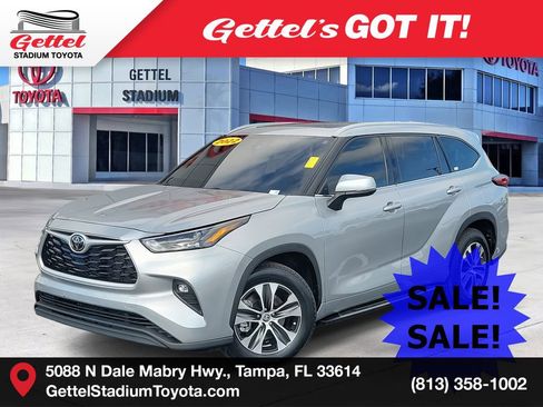 Used 2022 Toyota Highlander XLE image 1