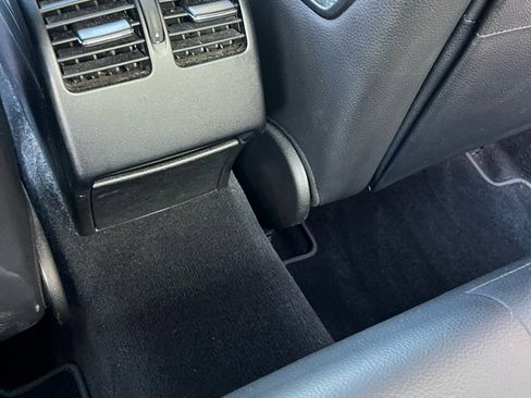 Used 2014 Mercedes-Benz C 250 Sport image 12