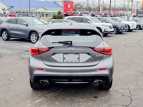 Used 2019 INFINITI QX30 image 19