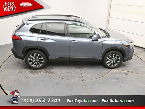 Used 2023 Toyota Corolla Cross XLE w/ Convenience Package image 27