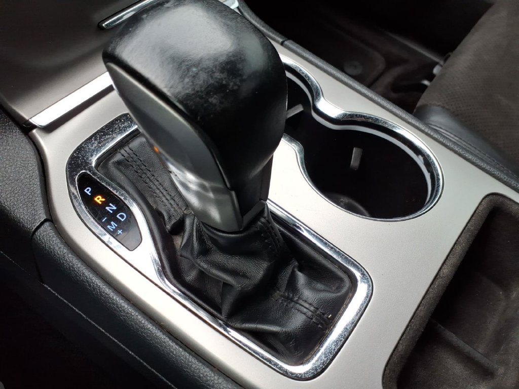 Used 2019 Jeep Grand Cherokee Altitude AWD/4WD image 18
