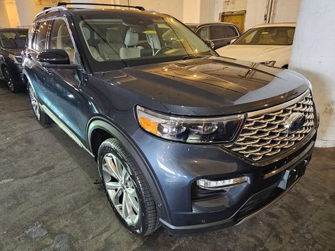 Used 2022 Ford Explorer Platinum w/ Equipment Group 601A AWD/4WD image 4
