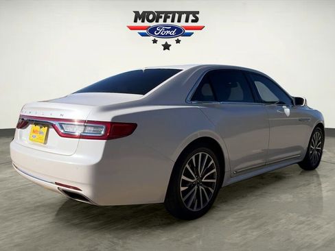 Used 2018 Lincoln Continental Select image 5