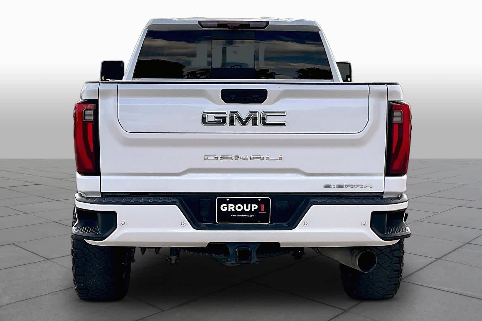 Used 2024 GMC Sierra 2500 Denali Ultimate AWD/4WD image 5