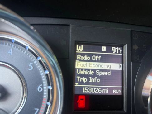 Used 2014 Chrysler Town & Country Touring-L w/ Driver Convenience Group FWD image 12