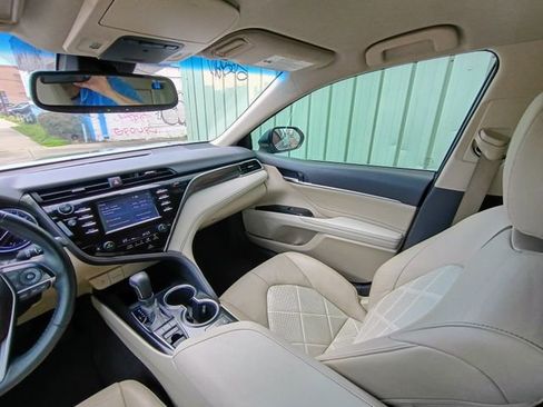 Used 2018 Toyota Camry XLE image 37