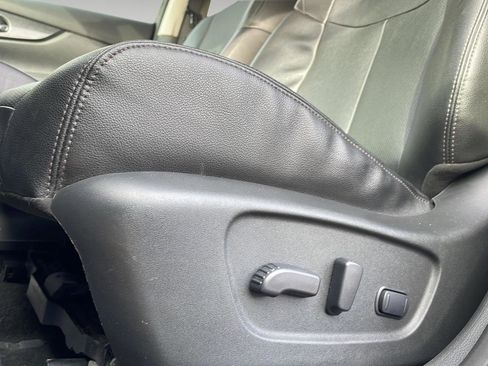 Used 2016 Nissan Rogue SL w/ SL Premium Package image 20