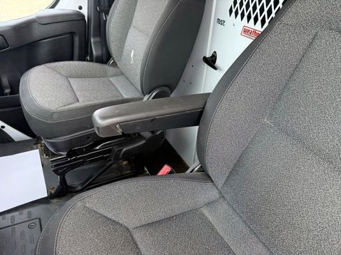 Used 2024 RAM ProMaster 2500 w/ Safety Group FWD image 28