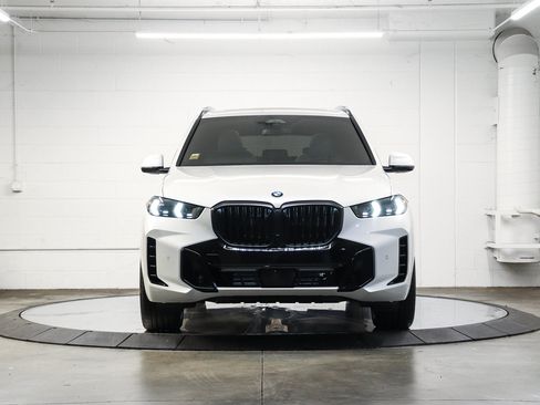 Used 2026 BMW X5 sDrive40i w/ M Sport Package RWD image 2