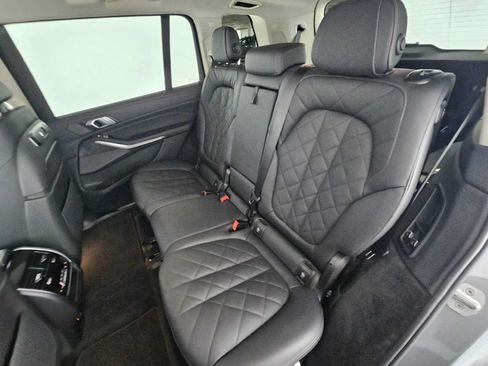 Used 2025 BMW X7 xDrive40i AWD/4WD image 19