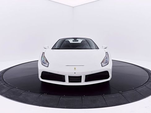 Used 2019 Ferrari 488 Spider RWD image 19
