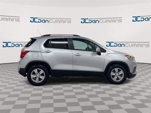 Used 2021 Chevrolet Trax LT image 9