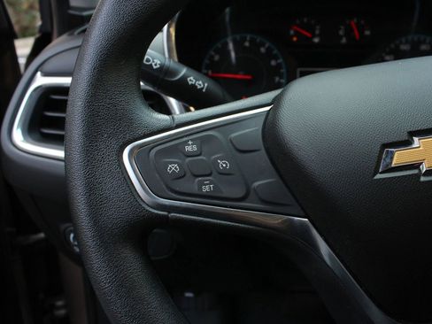 Used 2018 Chevrolet Equinox LT image 30