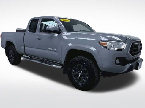 Used 2021 Toyota Tacoma SR5 AWD/4WD image 2