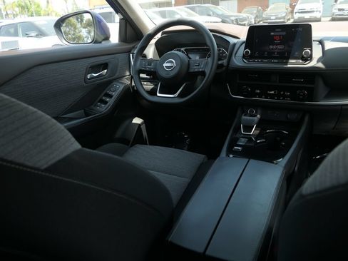 Used 2023 Nissan Rogue SV FWD image 23