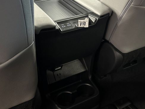 New 2026 Toyota Sienna XLE image 9