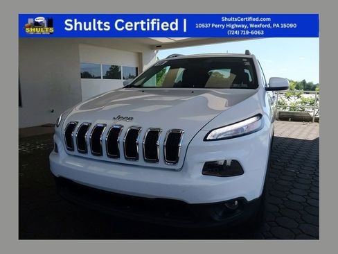 Used 2018 Jeep Cherokee Latitude Plus w/ Comfort/Convenience Group AWD/4WD image 1