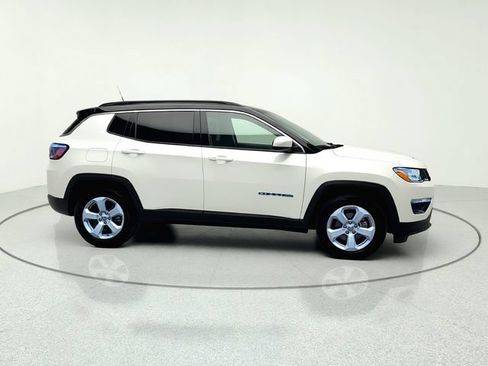 Used 2018 Jeep Compass Latitude w/ Popular Equipment Group FWD image 7