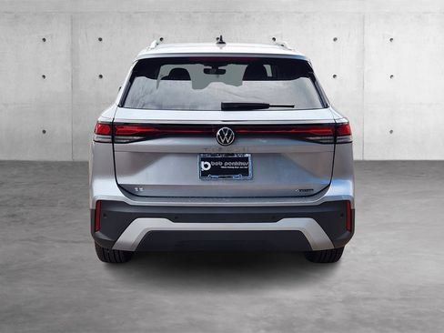 New 2025 Volkswagen Tiguan SE image 4