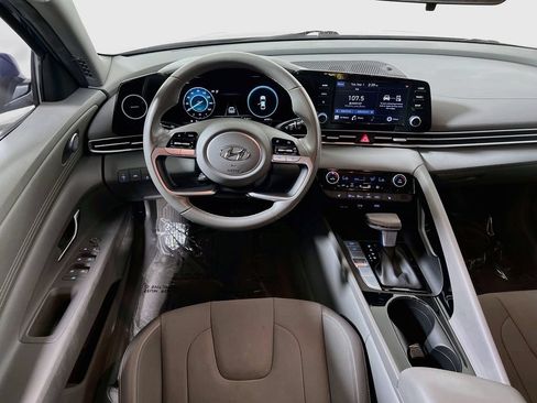 Used 2021 Hyundai Elantra SEL w/ Convenience + Premium Package FWD image 19