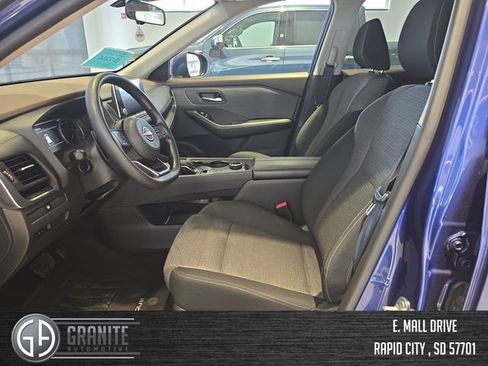 Used 2023 Nissan Rogue SV AWD/4WD image 9