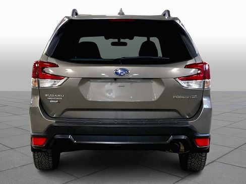 Used 2019 Subaru Forester Premium w/ All-Weather Package image 5