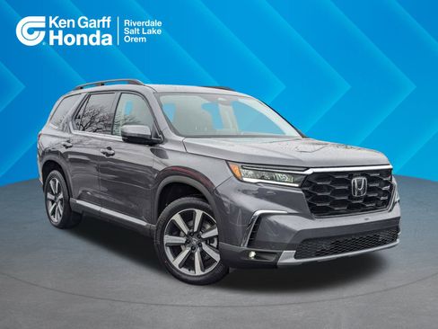 New 2025 Honda Pilot Touring image 1